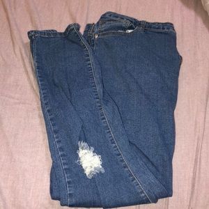Distressed skinny jeans